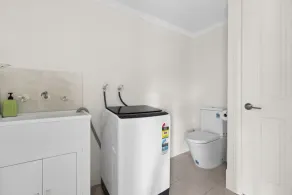 Bright Coastal Townhouse with BBQ  Courtyard - Image 3
