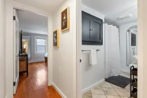 Elegant apt minutes from beach - Image 4