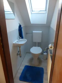 Apartment in a quiet, sunny location with a fantastic view - Image 4