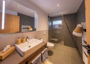 Lennis Apartments by we rent - Image 3