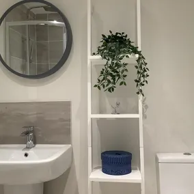 Entire Stylish Garden Apartment 2 double ensuite bedrooms sleeps 4 Pet friendly  - Image 3