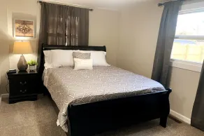 3311 Evanston Large Renovated 4 BDR Close to DTWN Laundry - Image 4
