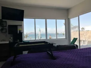 Penthouse with spectacular ocean view one block to beach and large Mercado - Image 2