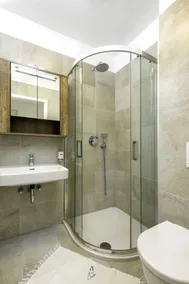 3-BR Family Haven for 6 with Pool and Garden Near Beaches - Image 2