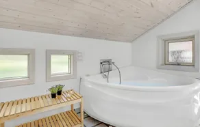 Cozy home in Nexø with sauna - Image 4