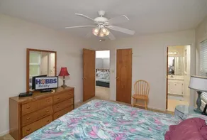 Hobbs Realty - The \"Sandlapper\" is an oceanfront home with two living areas and handicap ramps. - Image 4