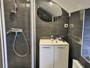 Charming Rural Retreat with Private Pond, Ideal for Fishing, Nature Lovers, Families & Pets - Image 5