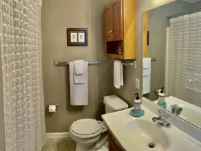 The Nest on Weiss-Perfect for Families and Friends - Image 3