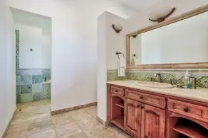 Abuelo: Premium Oceanfront 2-bed, 2-bath villa with private - Image 4