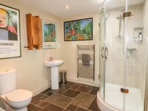 SUNNY COTTAGE, pet friendly, character holiday cottage in Grantham - Image 5
