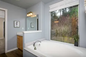New Listing! Beautiful well appointed Woahink lake area home w/ gas grill and fire pit - Image 4