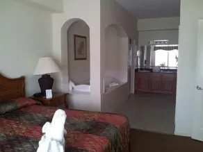 Luxury Resort Condo, 3 BR/2 BA, Close to Disney - Image 5