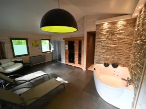 Lovely Holiday Home in Marche-en-Famenne with Hot Tub - Image 4