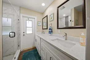 Cypress House Private SALTWATER pool. Great location, 7 miles to the beach! - Image 4