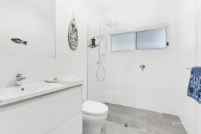 Family Fun Beach Retreat - The Fox Den, Fingal Bay - Image 2