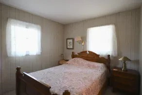 Pet-Friendly Frye Island Waterfront Cottage – Sunrise Views & Sandy Beach - Image 5