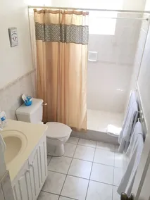 Cumber's Tropical Apartments - Image 5