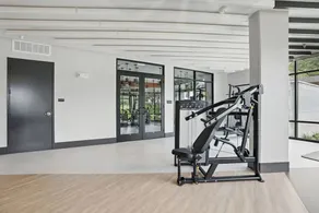 12min Downtown, 6min Domain with Pool and Free Parking - Image 3