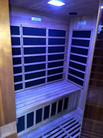 Dream Villa w a Pool, Hot tub and a Sauna behind Carrol lake - Image 2