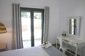 Charming 2-Bed Villa with Private Pool, Garden & Sunning Sunrise Views - Image 5