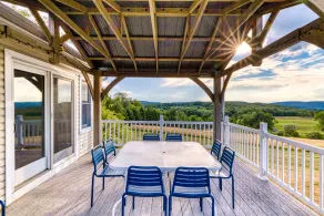 5BR Farmhouse☆King Size Bed☆Mountain View☆28 Acres - Image 5