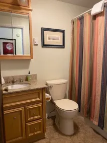 5 BEDROOM HOME w/ dock and hot tub - Image 3