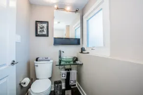 Beautiful Modern 4 bedroom/3bath Retreat - Image 5
