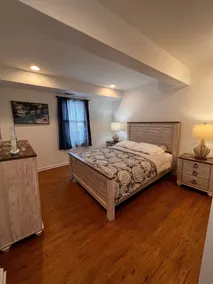 Prime Location Close to Beach, Bay & Boardwalk. Beach Passes included! - Image 3