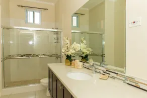 City Ridge Luxury 2 Bedroom - Image 5