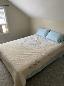 Cozy and Private Home Located within Minutes of Downtown and the Water - Image 5