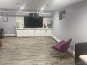 The hide out, free loaner car with +nights booking - Image 2
