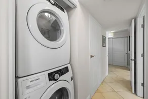 Élégant condo en bord de mer avec bain à remous, piscine chauffée et vue panoramique sur l'océan - Image 3