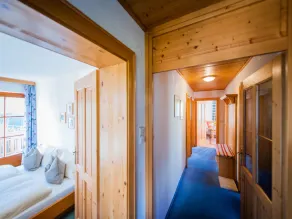 Lovely home with views of the ski slope - Image 5