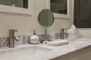 Luxury, Completely Remodeled Home W/ Pool - 4BR / 3bath - Image 5