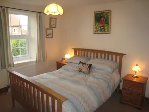Character 2 Bedroom Cosy Cottage near Burnham Market and Brancaster Beach - Image 4