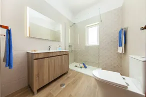 Peaceful villa with heatable pool in Galé - Image 2