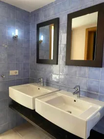 Apartment with beautiful mountain and sea views - Image 3
