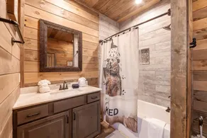 The Gathering Place cabin - Image 4