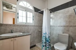 Luxury, Modern Villas with private pool & garden in Coral Bay area - Image 3