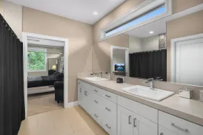 Large Open Home - Gourmet Kitchen - Pool Table - Image 4