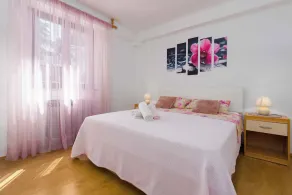 Holiday apartment with Wi-Fi and terrace - Image 5