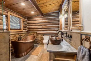 Captivating Rustic Log Cabin with Seasonal stream close to Estes Park and RMNP - Image 4