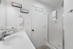 Hazel Mae's Hideaway - Image 4