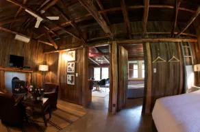 Historic Miners Cottage on Howqua River - Image 3