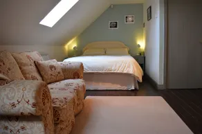 Secluded  Loft Studio in an area of natural beauty. - Image 3