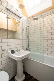Hill House Apartment - Image 3