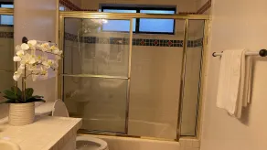 Crestline Luxury All-Suite Retreat with Lakeview - Image 4