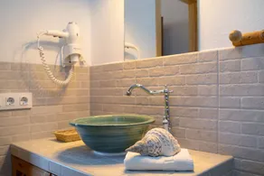 Rural House 'Maximón Gran Suite Relax' with Sea Views, Wi-Fi and Air Conditioning - Image 3