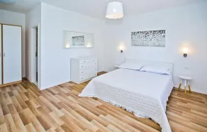 Beautiful Home In Bogomolje - Image 3