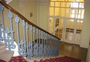 Fantastic corner 2 bedroom property with astounding views of the famous historic Royal Mile. - Image 2